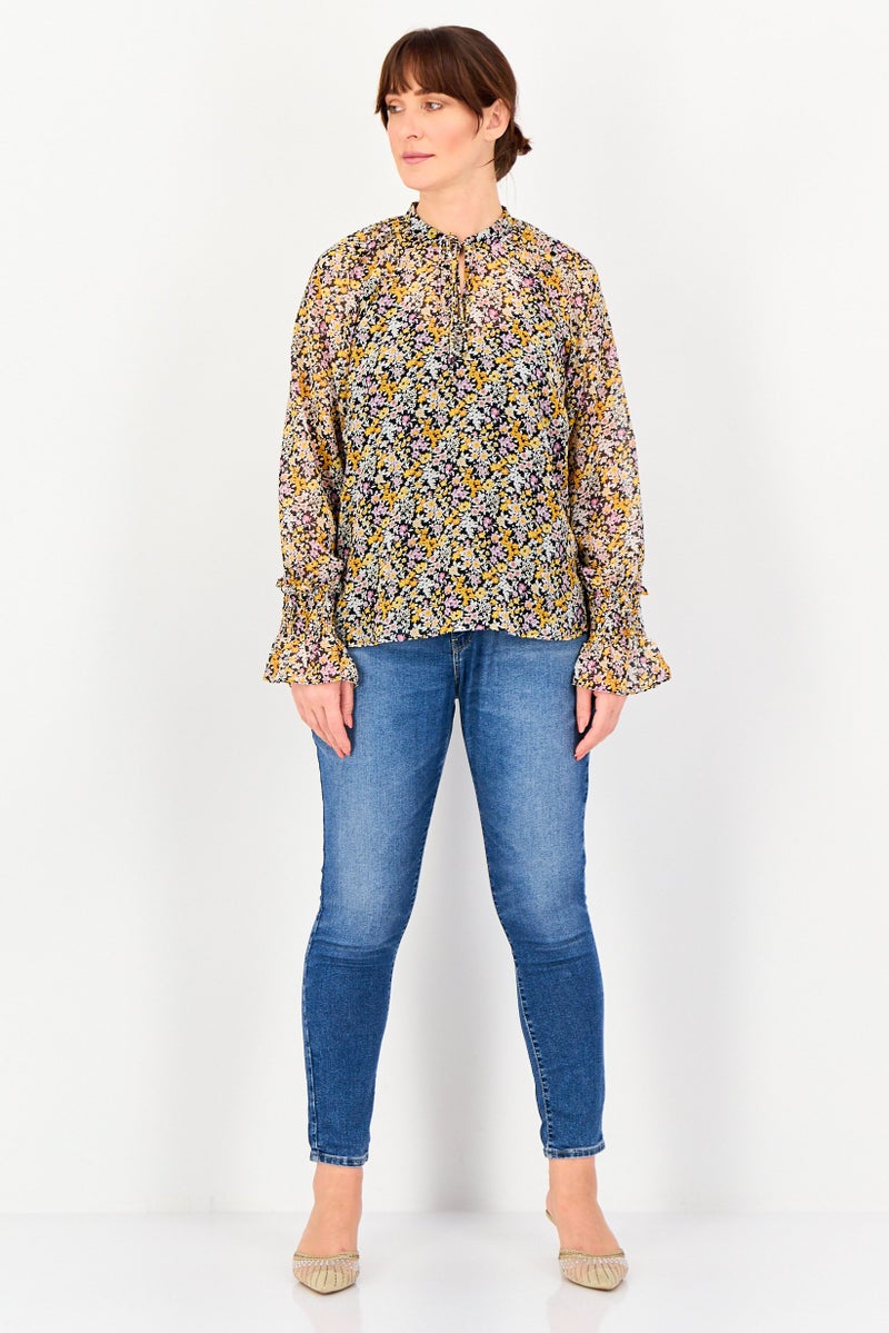 Fire & Glory بلوزة نسائية بأكمام طويلة وطباعة زهور مع رباط حول العنق، متعددة الألوان - Image 2